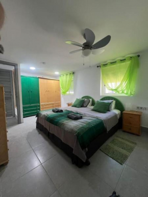 Verde - A selfcatering apartment with a shared hot tub & pool in Rambla de Oria, Oria